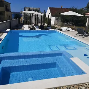  Panzió Lukas